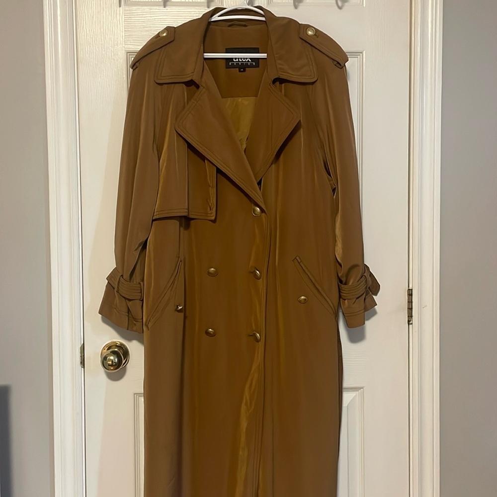 VINTAGE UTEX TRENCH COAT